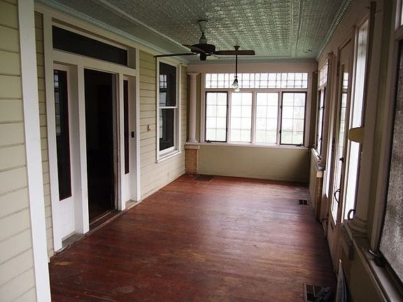2nd image of 600 N Central Ave