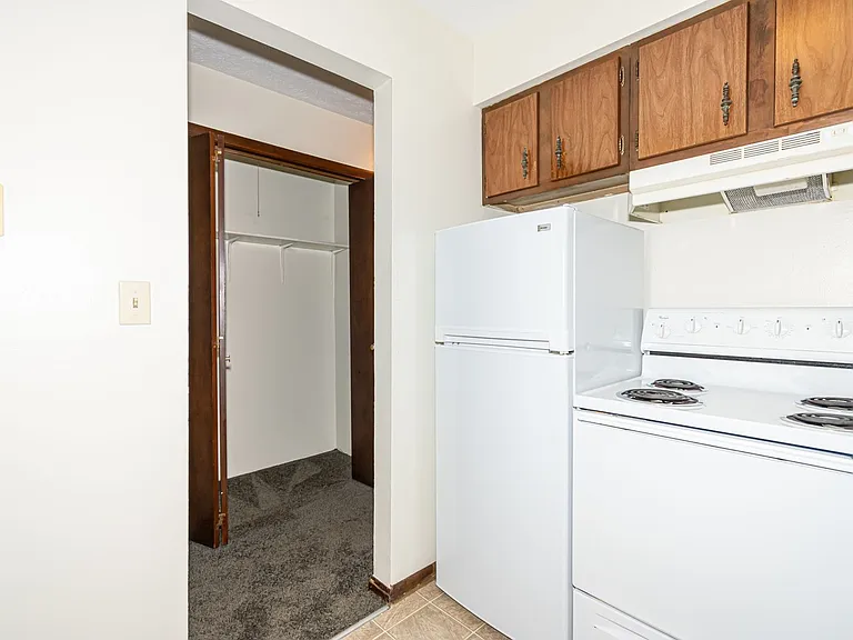 712 Arcadia Dr — Photo 27