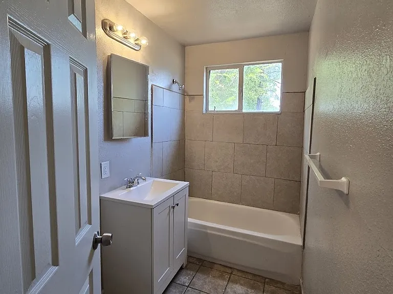 2137 W Dayton Ave — Photo 13