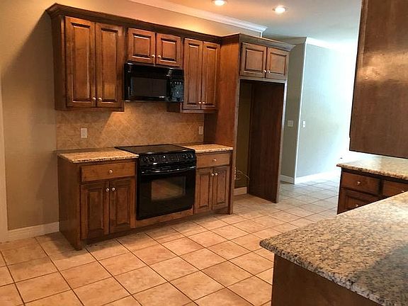 4th image of 6905 Sugarland Dr