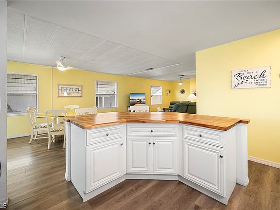 2nd image of 14715 Patrick Henry Rd