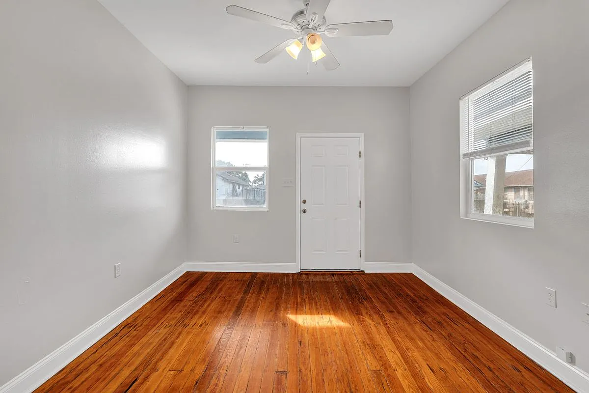 2 bed, 1.0 bath, 672 sqft, $1,300 — Photo 4