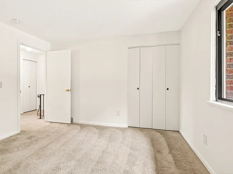 Northampton Apartments — Photo 19