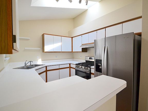 3rd image of 1058 Rockport Dr #23-8