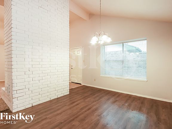 5th image of 3048 Walnut Springs Dr
