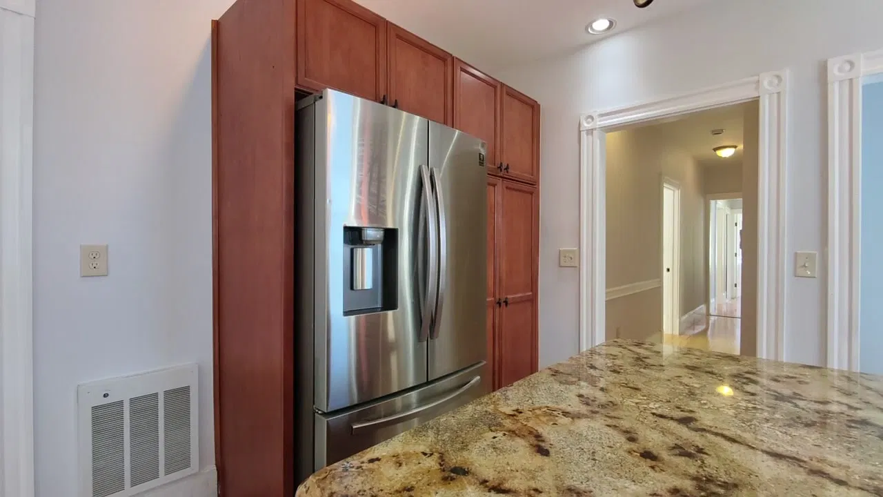 4 bed, 1475 sqft, $3,450 — Photo 2