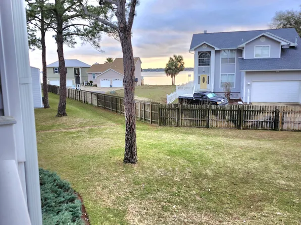 101 Old Ferry Rd Unit 8D, Shalimar, FL 32579