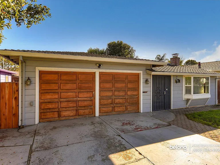 32 Iris Ln — Photo 2