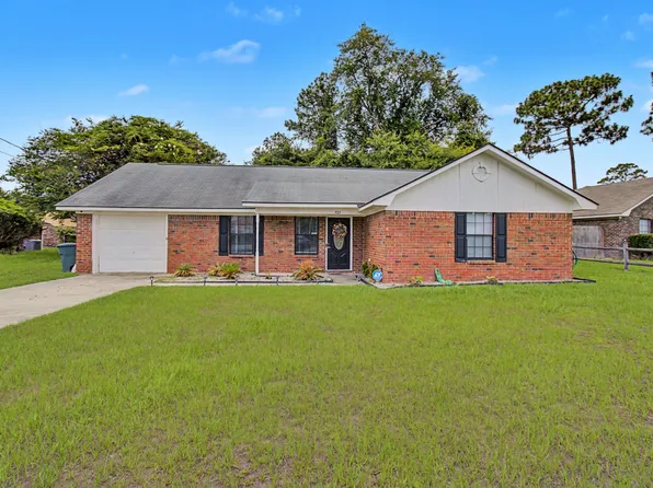 703 Woods Ct, Hinesville, GA 31313
