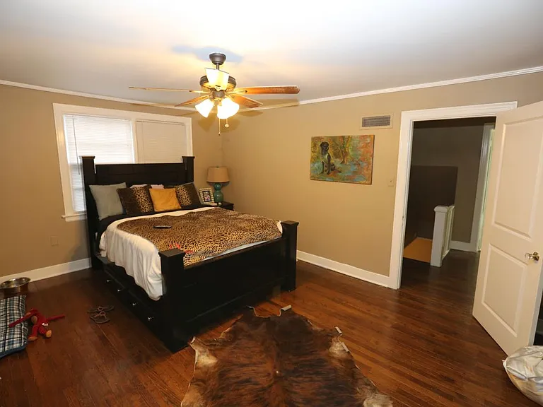 813 Beechwood St #4 — Photo 11