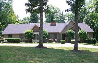 1st image of 806 Shady Bluff Trl