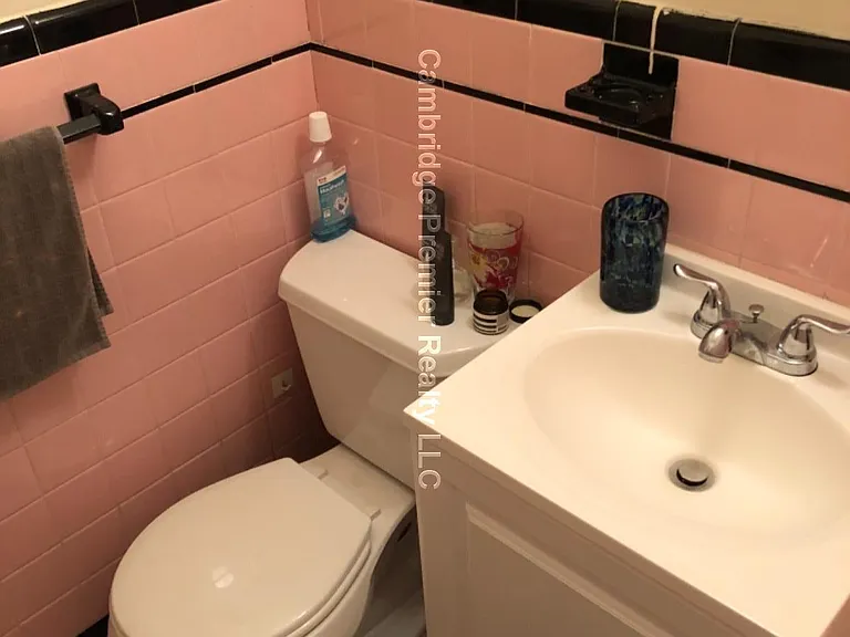 48 Kirkland St #4 — Photo 11