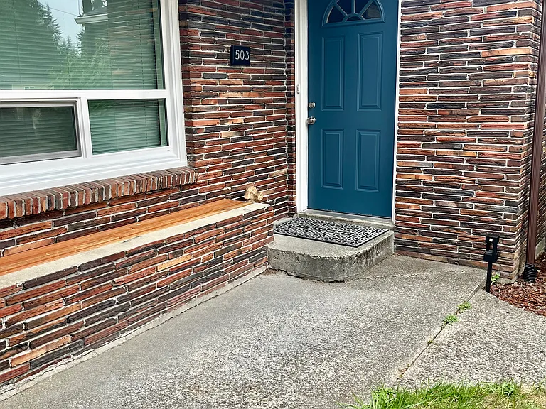 503 Tamarack Dr — Photo 3