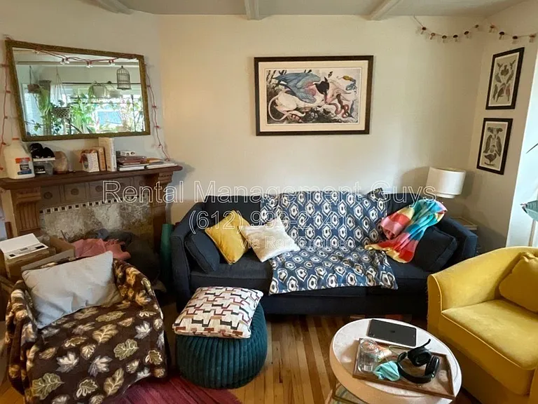 1938 Roblyn Ave #1 — Photo 5