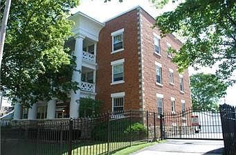 2nd image of 4227 Oak St