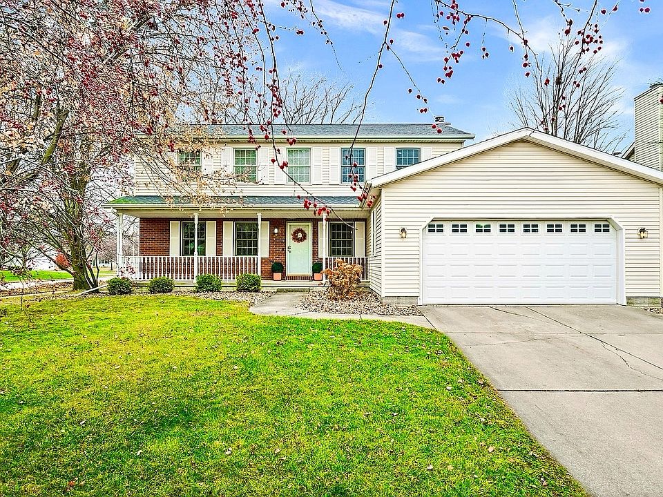 1st image of 9 Blue Lake Ct