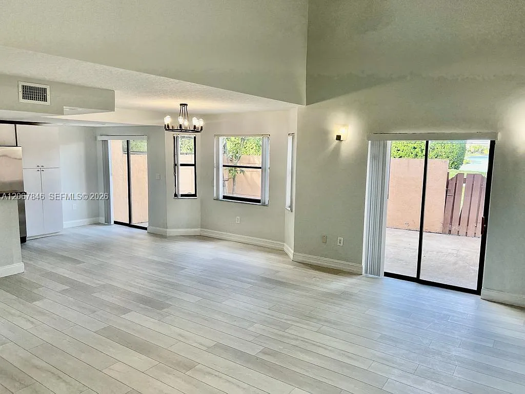 Pembroke Lakes South — Photo 1