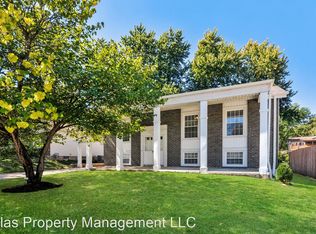 1747 Roth Hill Dr, Maryland Heights, MO 63043