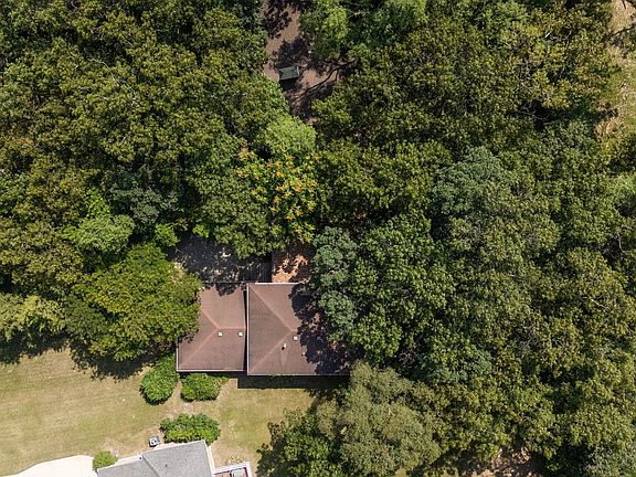 4th image of 7633 Hemlock Ave