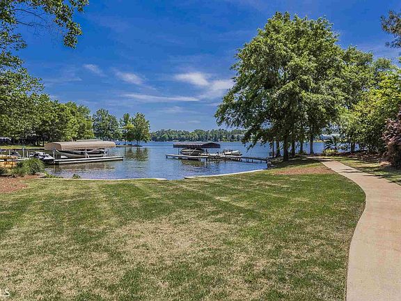 5th image of 154 Wildwood Dr