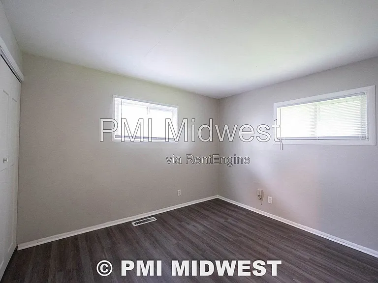 4939 Katherine Dr — Photo 13