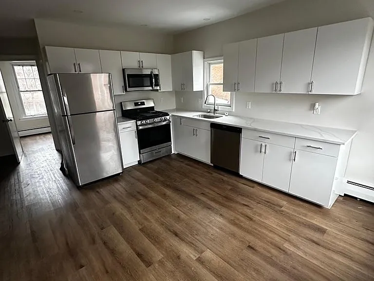 10 Clark St #2 — Photo 1