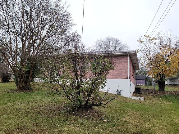 2nd image of 103 Laramie Cir
