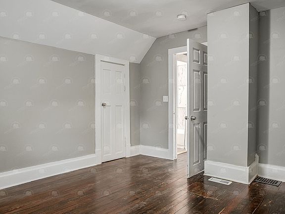 4th image of 4312 E 10th St