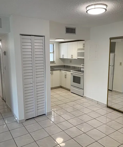 210 Fontainebleau Blvd #306 — Photo 14