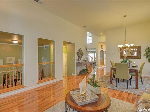 4th image of 2073 Dorrington Dr