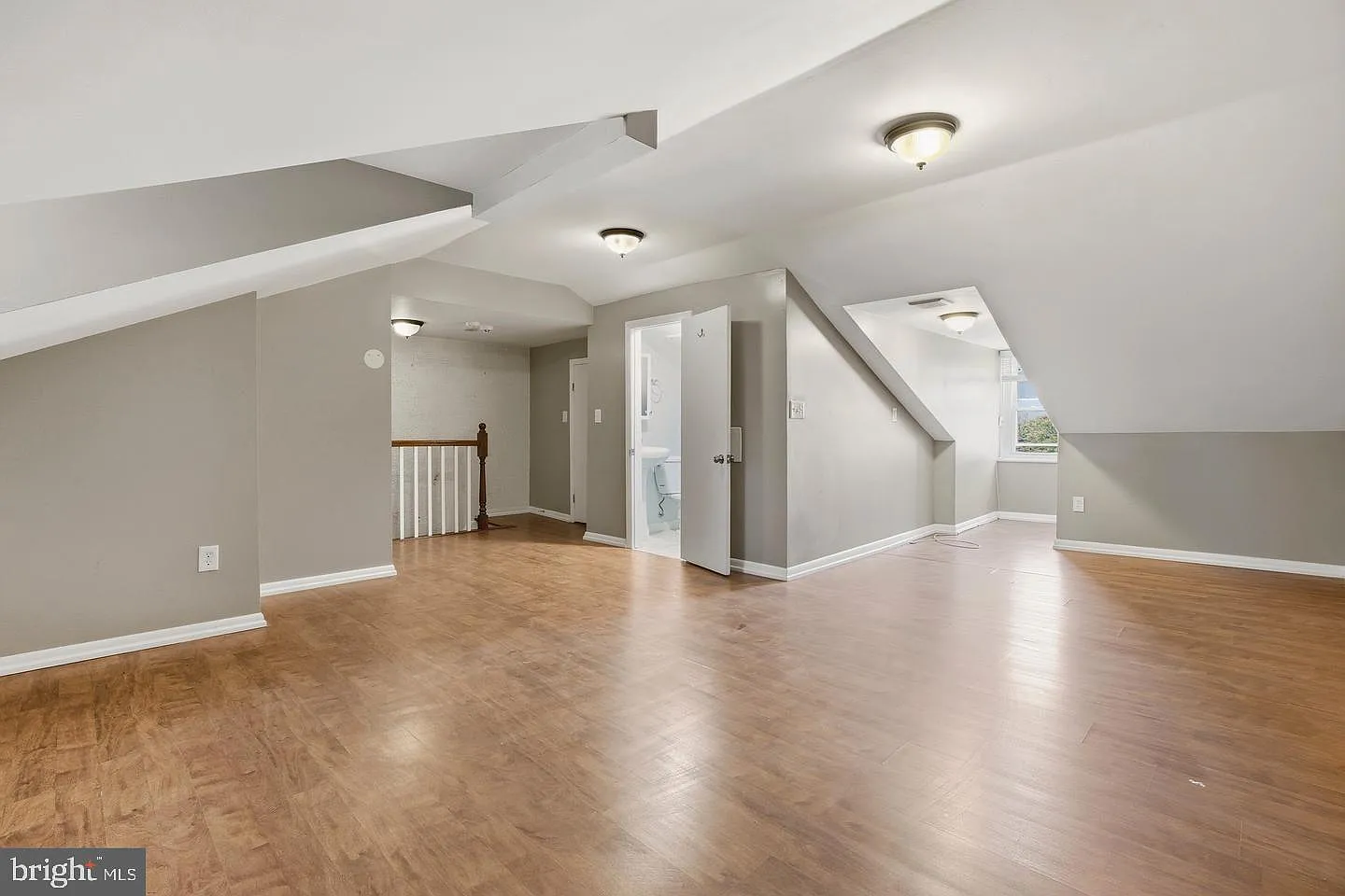 1 bed, 1.0 bath, 2000 sqft, $2,250 — Photo 2