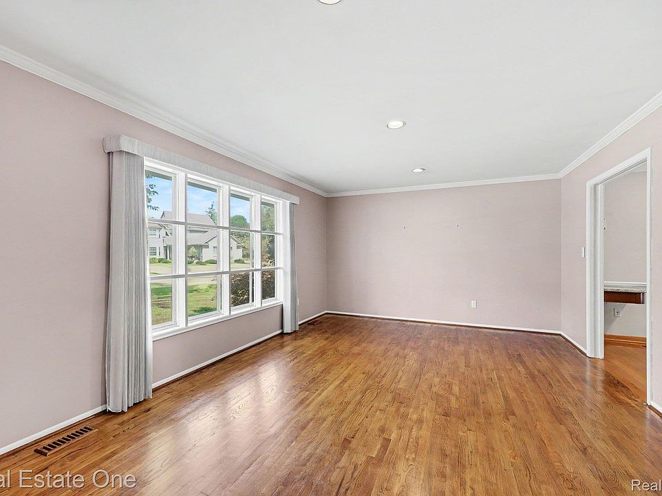 6639 Tamerlane Dr, photo 13