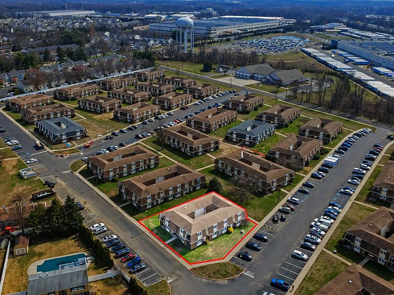 24 Florence Tollgate Pl #1 — Photo 1
