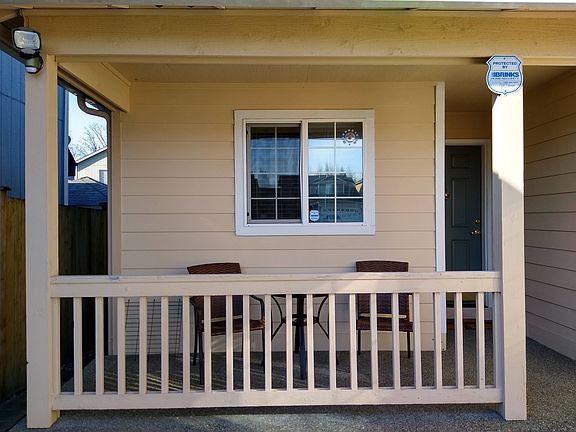 Option furnished with patio furniture