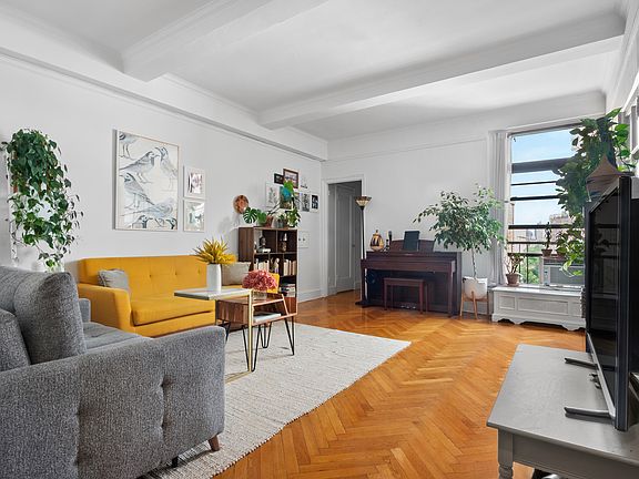 5th image of 124 W 93rd St APT 9D