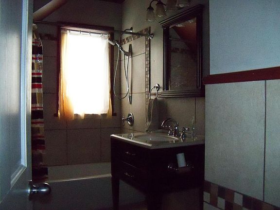 5th image of 625 W Miller St