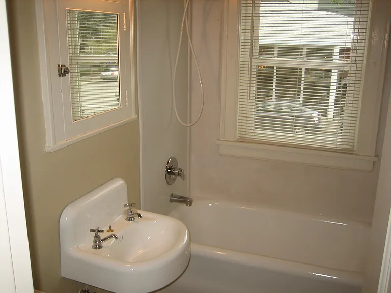 4010 NE Hancock St #120 — Photo 10