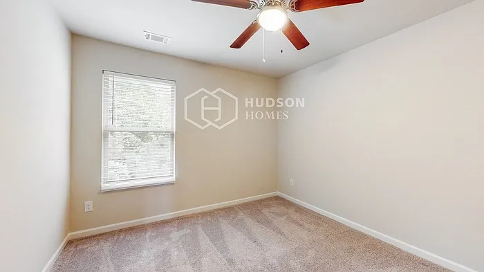 215 Scotland Dr — Photo 16