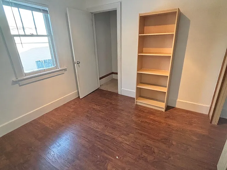 418 N Foster Ave — Photo 7