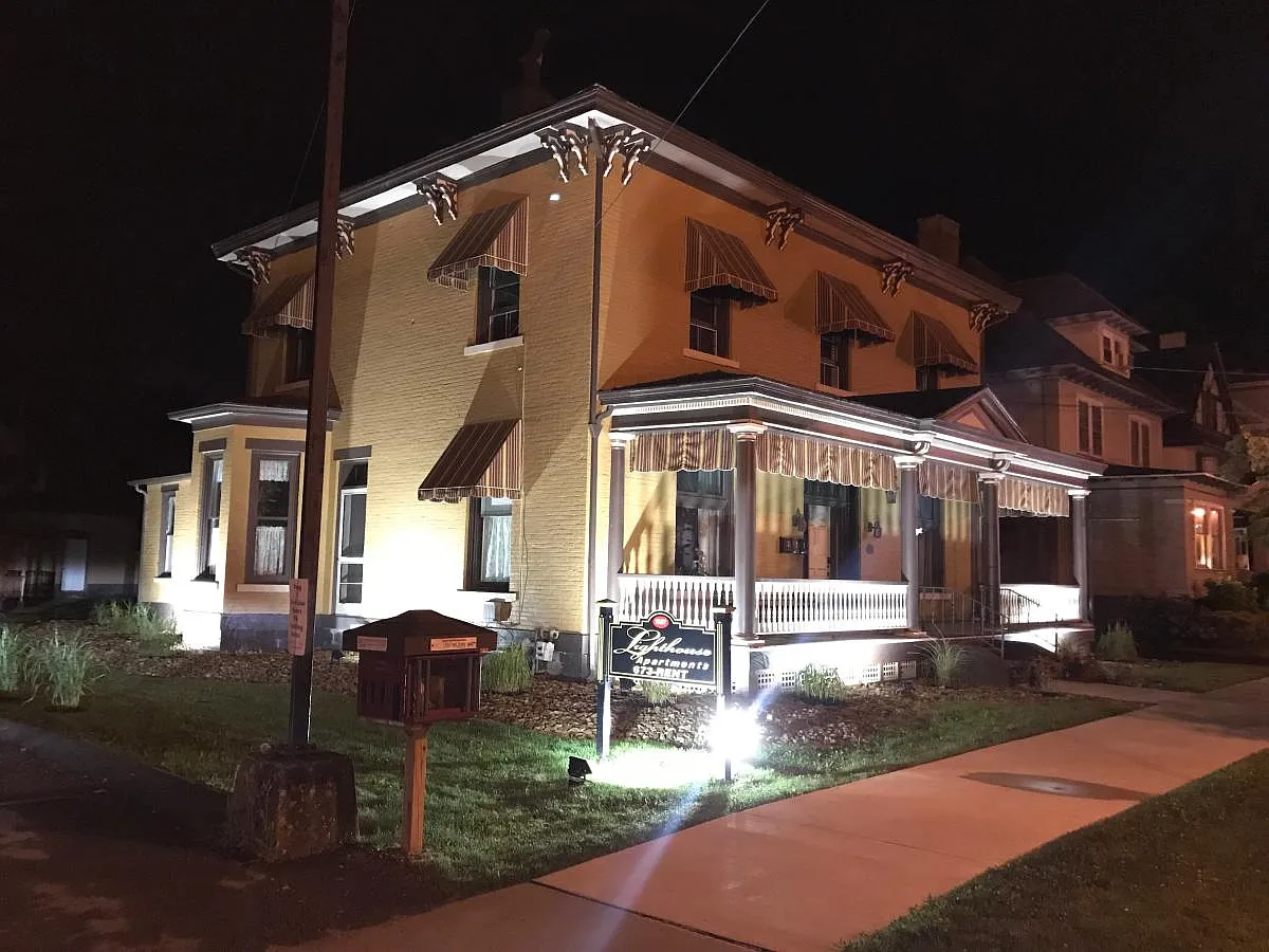 1327 Liberty Street — Photo 2