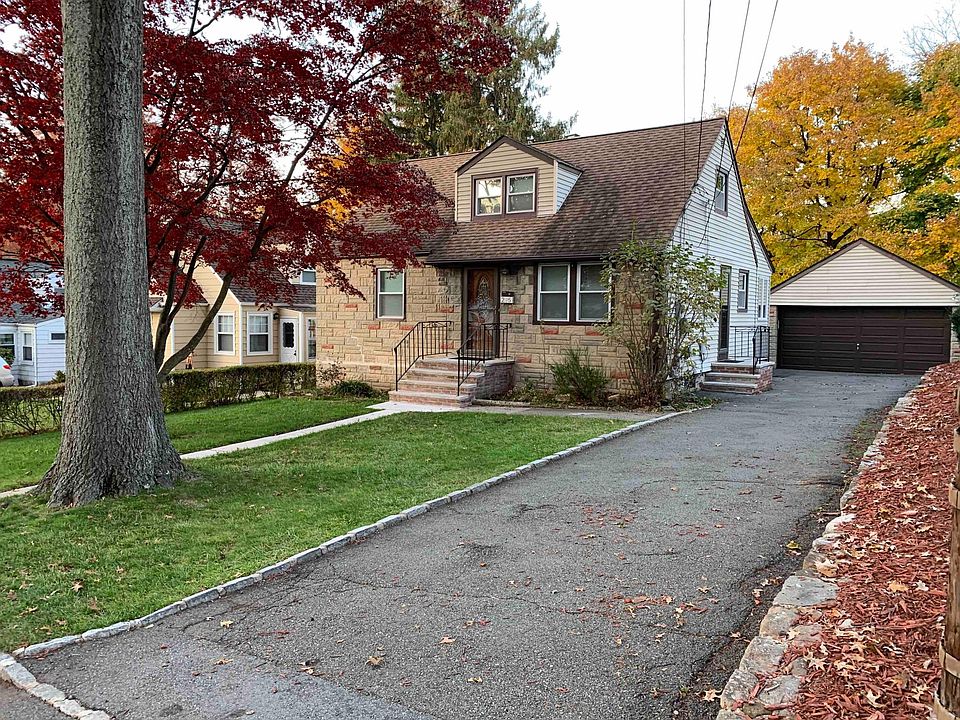 1st image of 25 Mayfair Dr