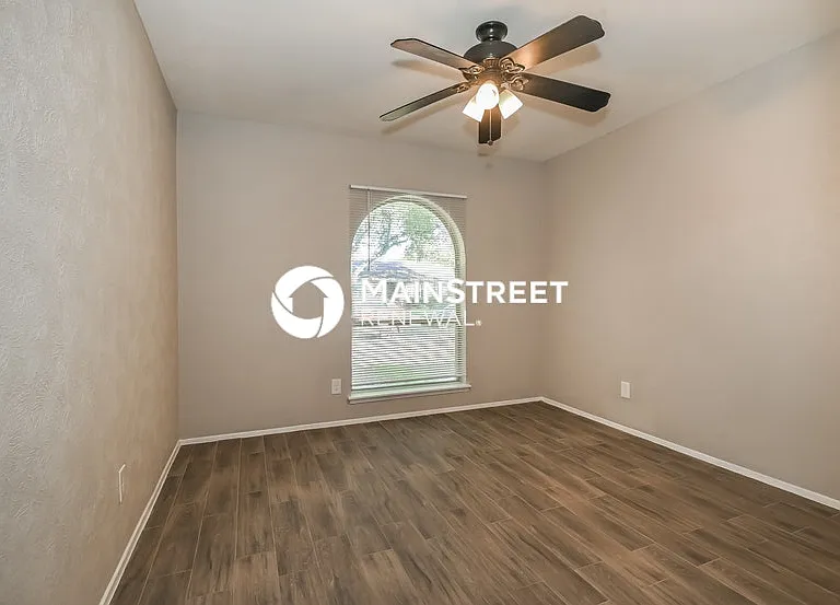 450 Thistle Dr — Photo 11