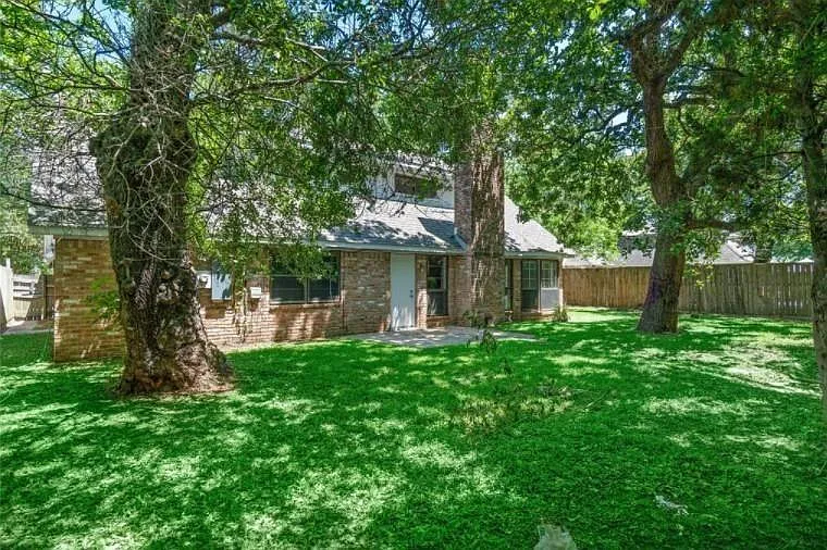 7019 Oak Bough Dr — Photo 10