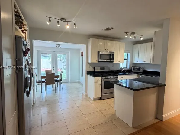 6717 Raleigh St, Hollywood, FL 33024