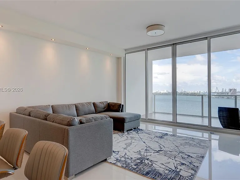 2020 N Bayshore Dr #1905 — Photo 15