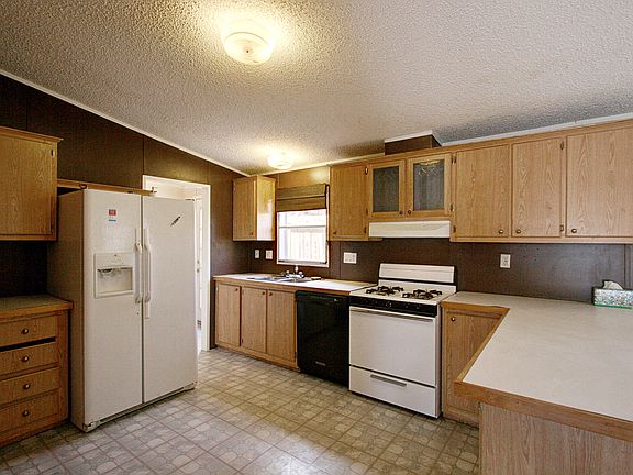 3rd image of 9057 Royal St