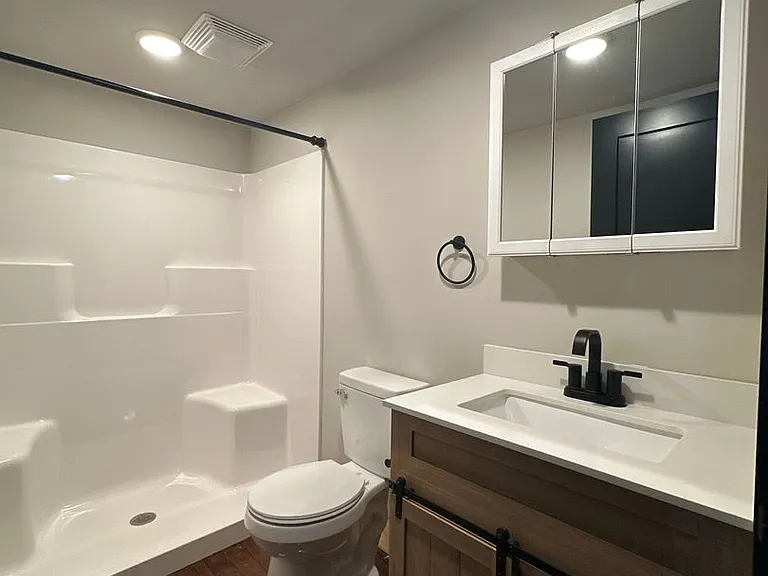 210 S Railroad St #105 — Photo 5