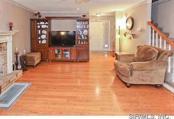 4th image of 2704 Cabin Creek Ct