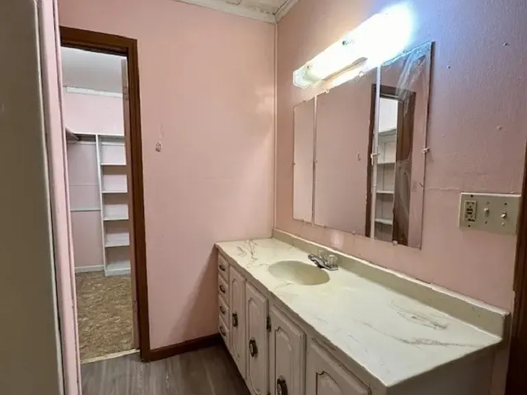 709 Pierce St — Photo 11