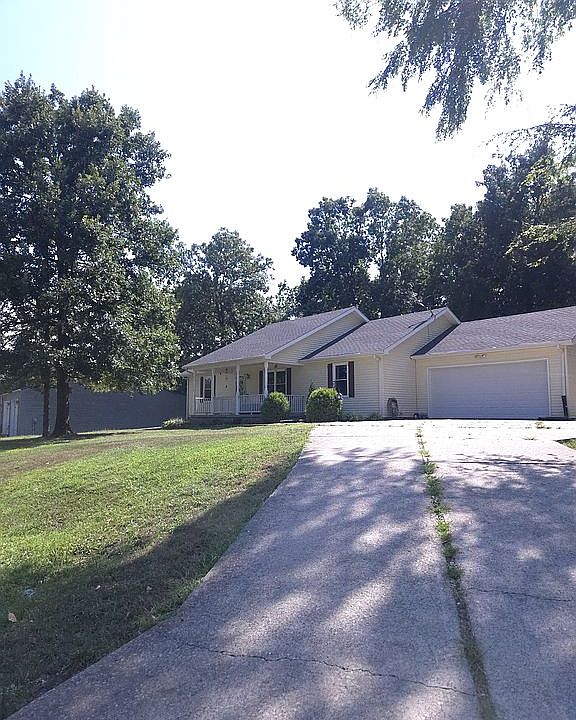 1st image of 206 Leslie Ct